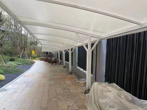 张拉膜自行车棚