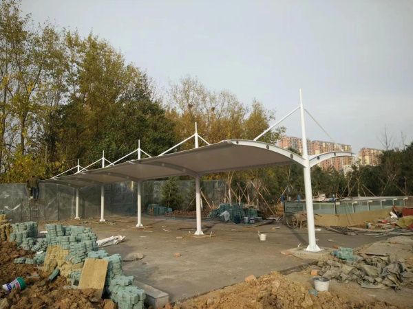 张拉膜自行车棚