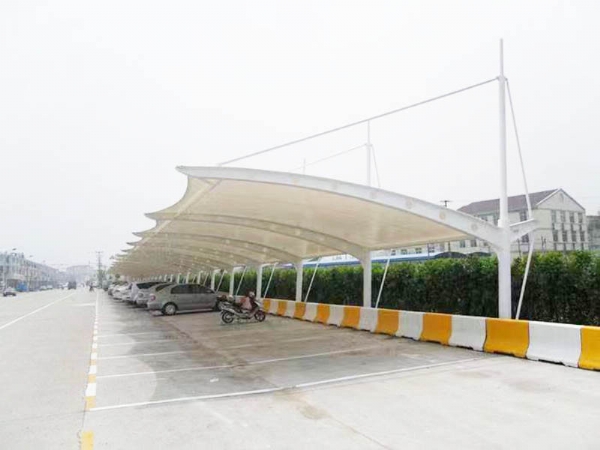 张拉膜汽车车棚