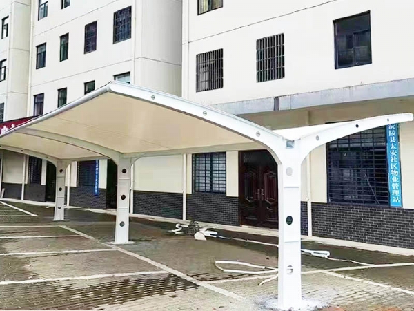 张拉膜汽车车棚