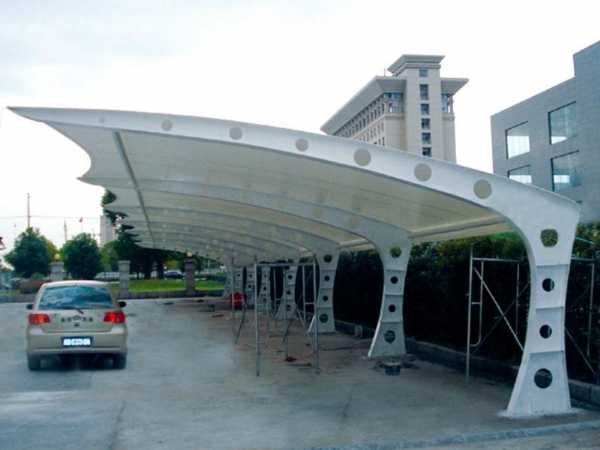 张拉膜汽车车棚