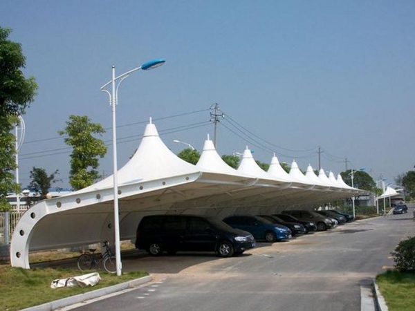 张拉膜汽车车棚